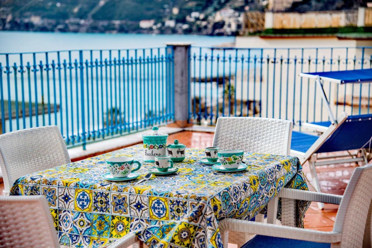 Апартаменты A Terrace On The Sea Майори Экстерьер фото
